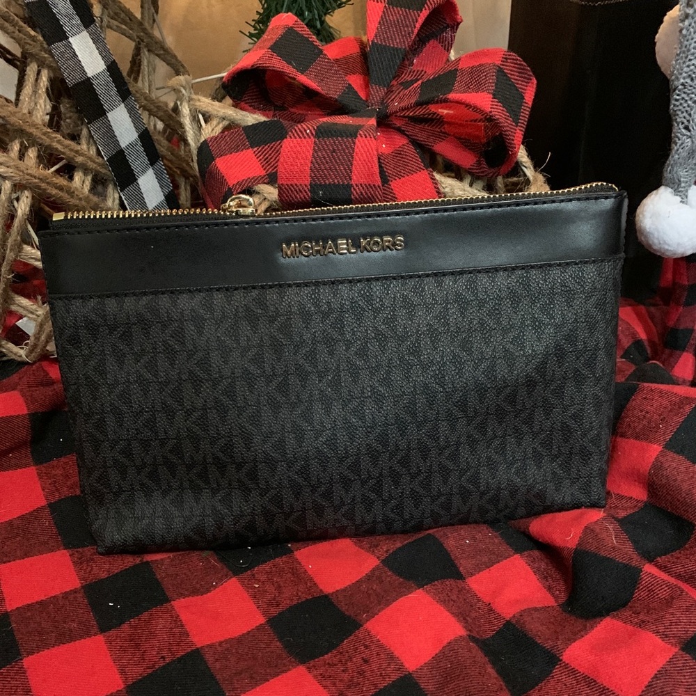Michael Kors Clutch